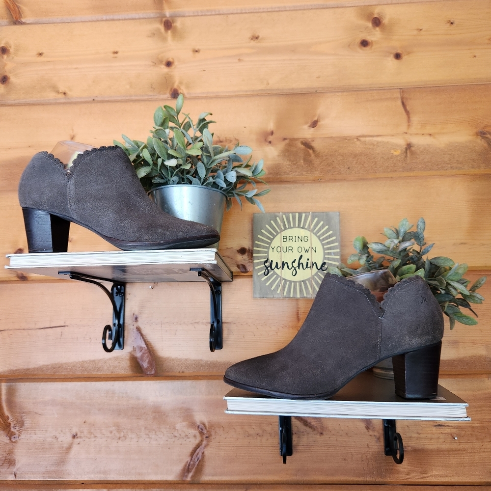 Jack Rogers 💜 Scalloped Marianne Ankle Heeled Booties Grey Suede Leather 8.5 M